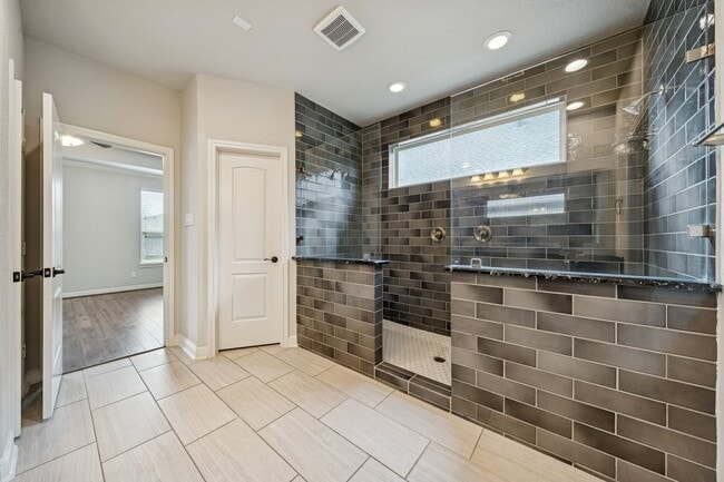 Building Photo - 15115 Flintridge Lake Ln