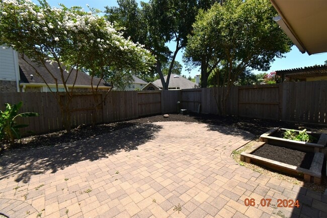 Building Photo - 1626 Diamond Brook Dr