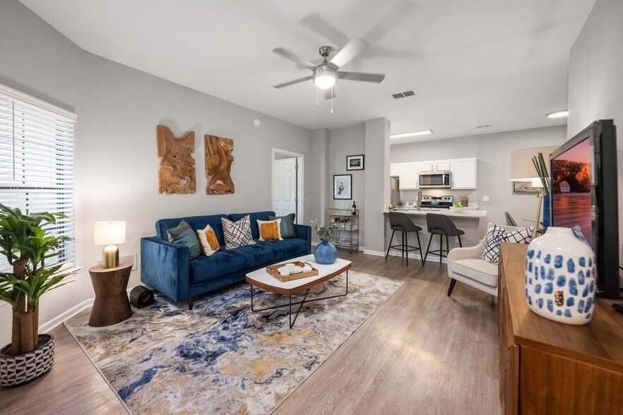 Building Photo - Grand Reserve Apartment Homes