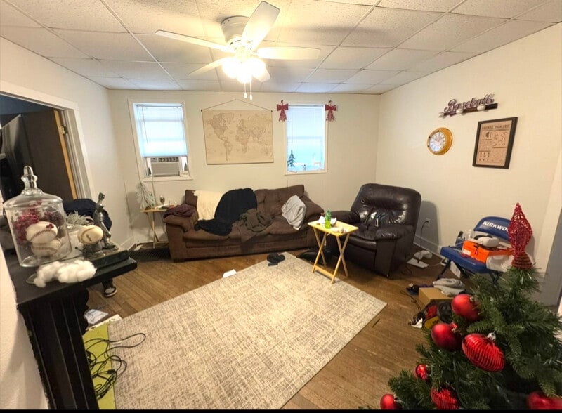 Building Photo - 611 W 12th St