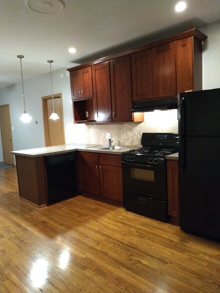 Building Photo - 3737 S Parnell Ave