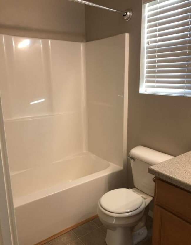 Building Photo - 225 Northgate Loop