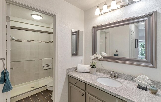 Building Photo - Beautifully Updated 2-Bed, 2-Bath Condo in Serene San Ramon Setting