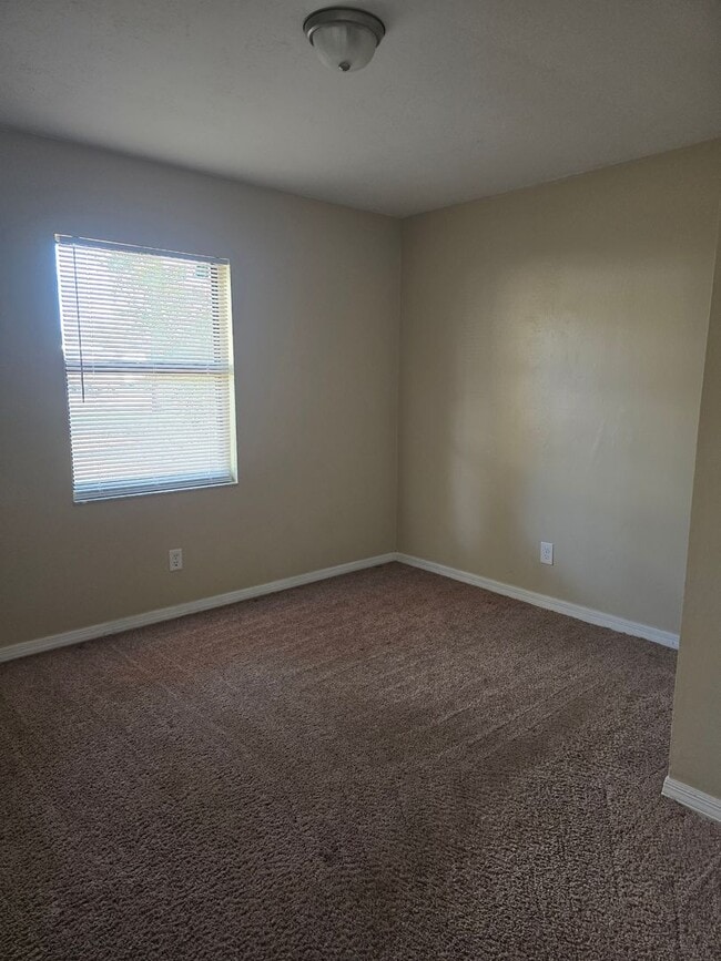 Building Photo - 609 N Palm Dr