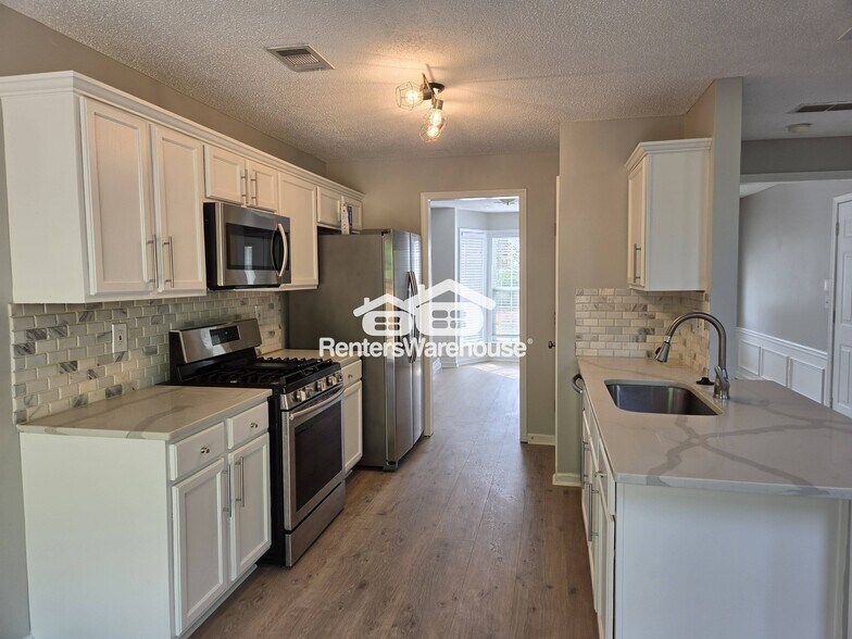 Building Photo - 2580 Alvecot Cir SE