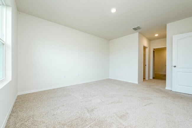 Building Photo - 194 Birch Tree Pl