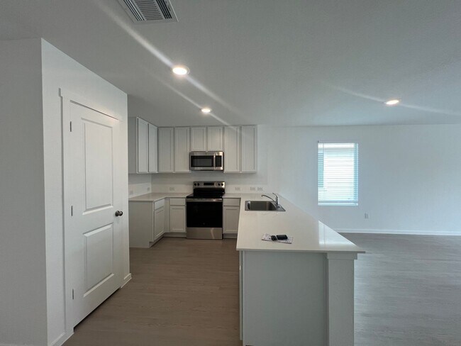 Building Photo - Great New Construction 3/2 Home In Waters Edge