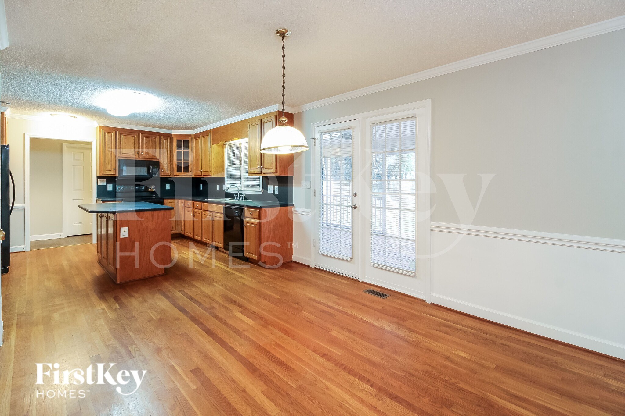 Building Photo - 4004 Deerfield St