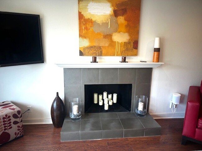 Building Photo - Fully Furnished Greenbrae Condo on Corte M...