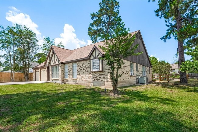 Building Photo - 3219 White Blossom Ln