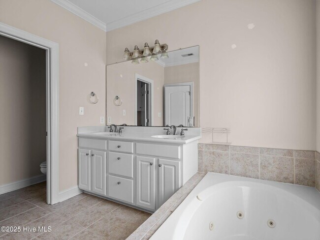 Building Photo - 541 Park Meadows Dr