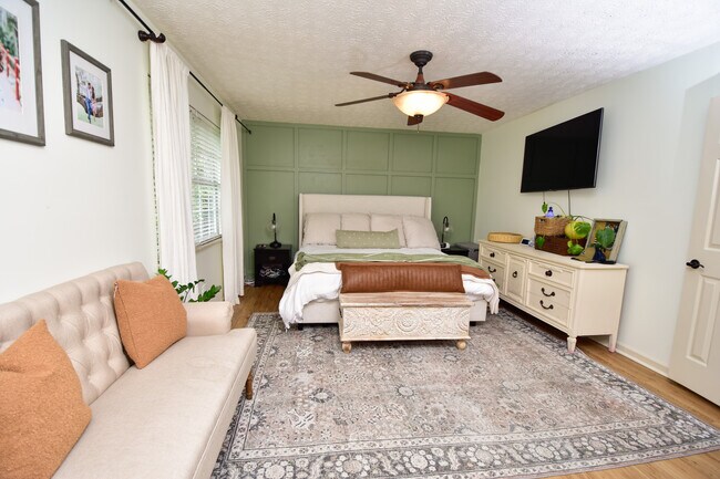 Building Photo - 1204 Edenbridge Way