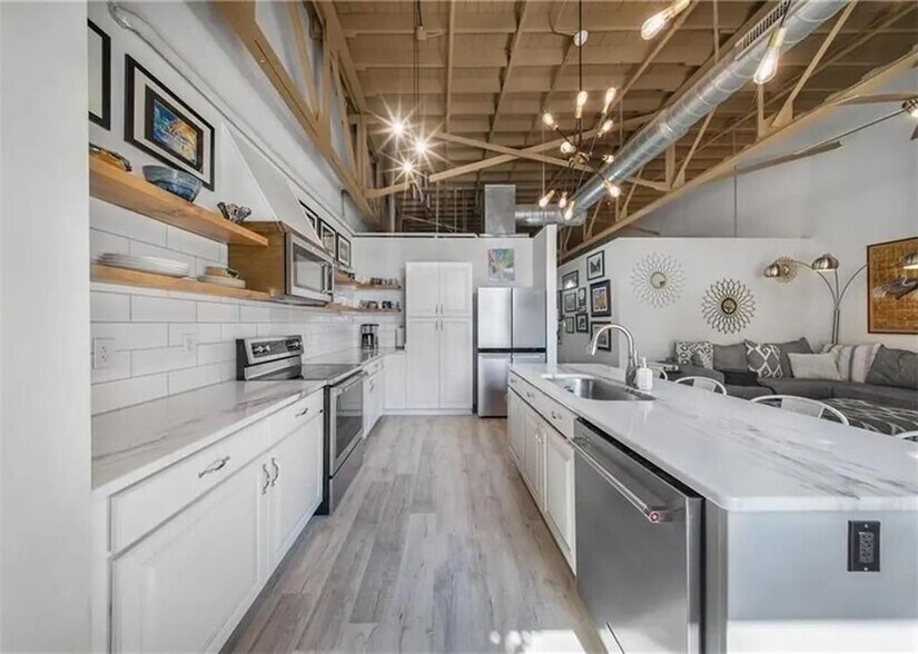 Building Photo - 308 St Louis St