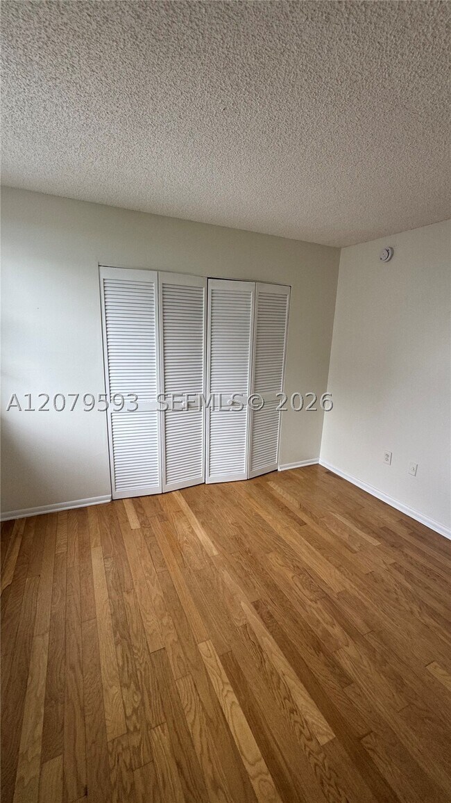 Building Photo - 720 Coral Wy