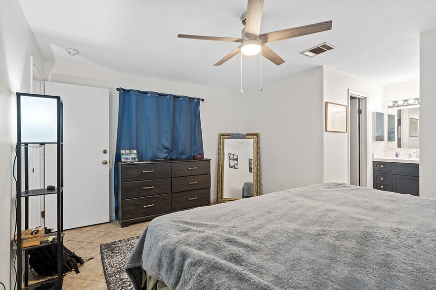 Building Photo - 2539 Fulton Ct