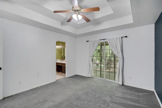 Building Photo - 409 Gina Dr