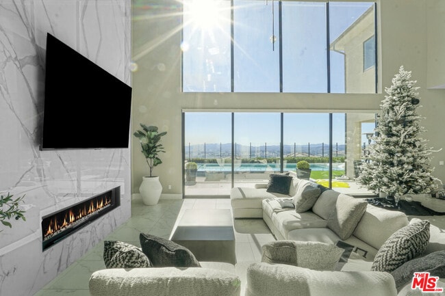 Building Photo - 20306 Willoughby Ln