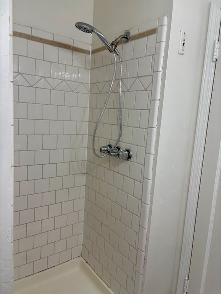 Building Photo - 2600 NW 12th St