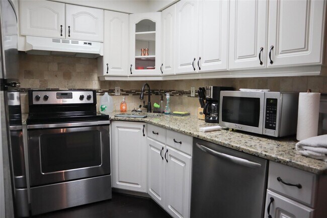 Building Photo - 2689 Marilee Ln