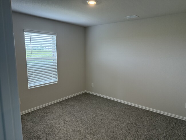 Building Photo - 212 Travine Dr