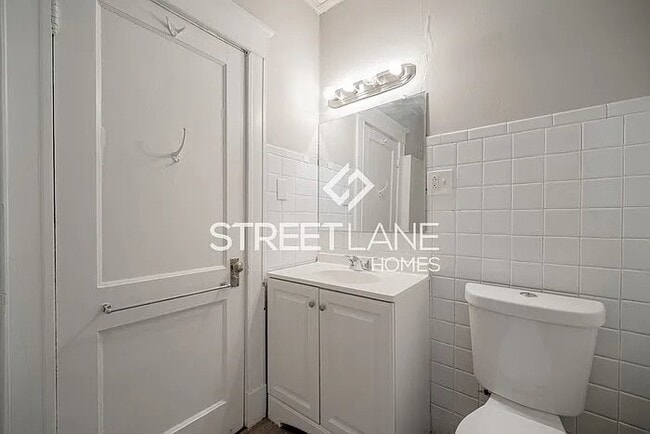 Building Photo - 3631#B South Spring Avenue, 63116; #702517...