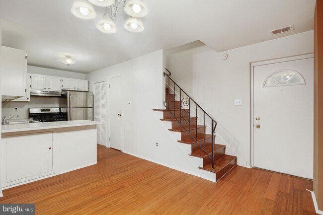 Building Photo - 711 S 18th St