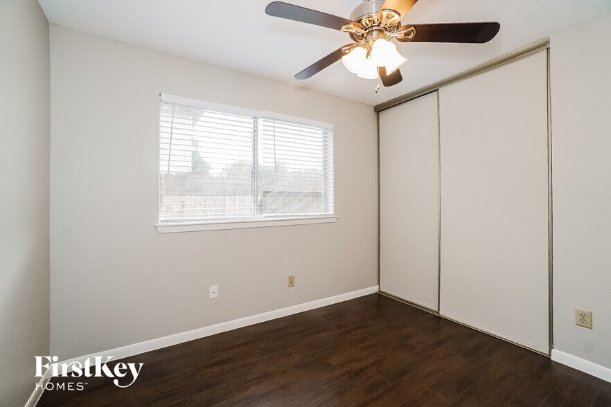 Building Photo - 12234 Yearling Dr