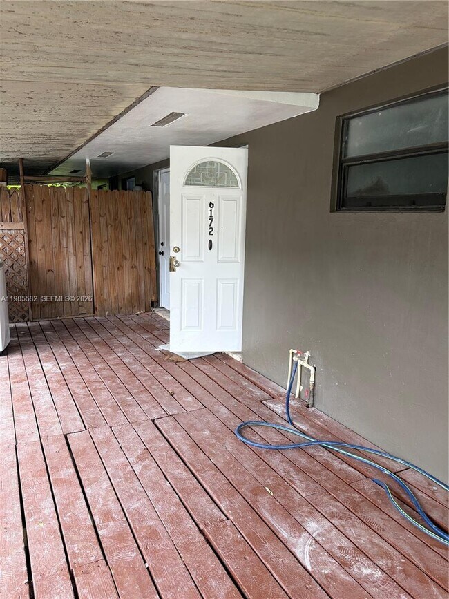 Building Photo - 6172 SW 44th St