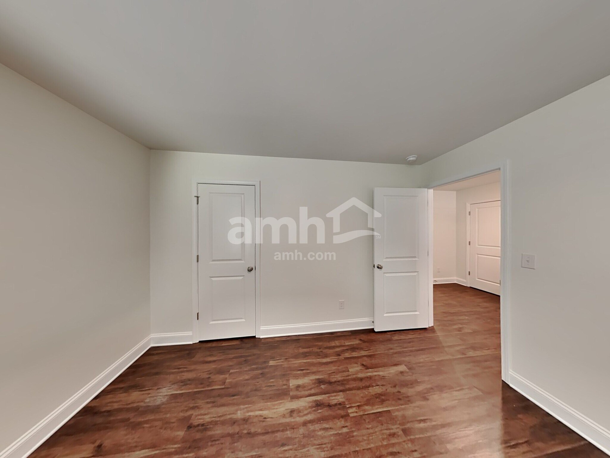 Building Photo - 572 Rivermist Dr