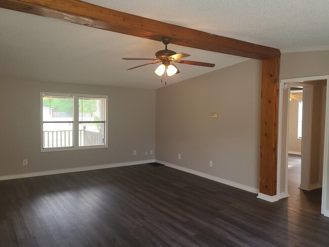 Building Photo - 8405 Verano St