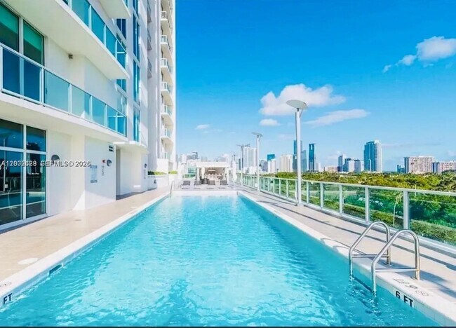 Building Photo - 2525 SW 3rd Ave