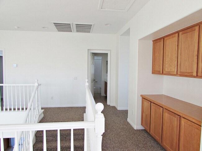 Building Photo - 722 Bighorn Creek St