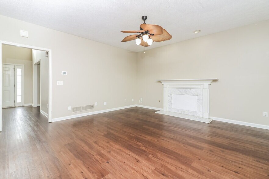 Building Photo - 1879 Clay Dr SW