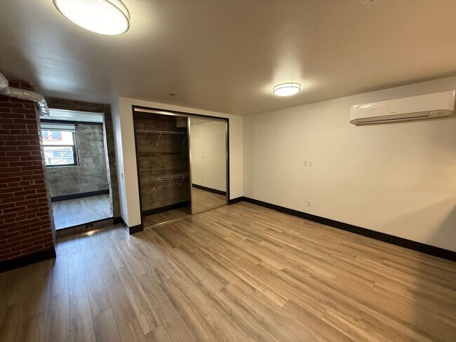 Interior Photo - The Metropolitan Building