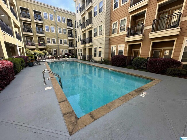 Building Photo - 2020 5th Ave S