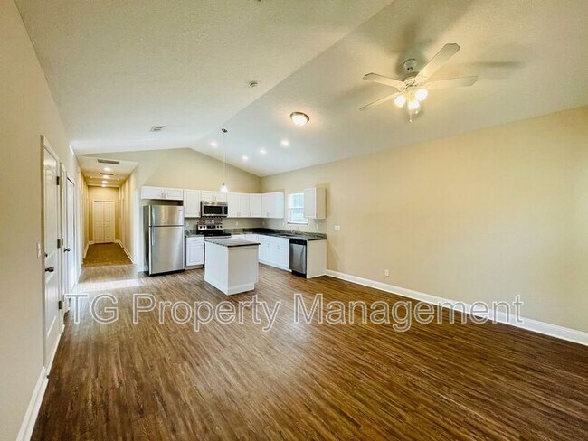 Building Photo - 6633 Osceola St