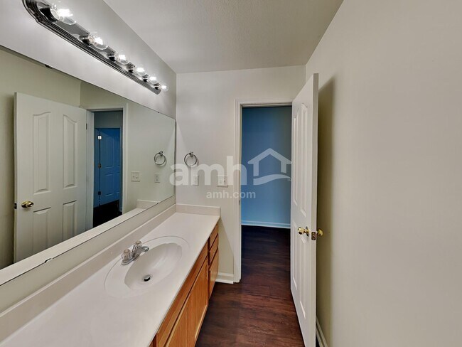 Building Photo - 130 Nevis Ln