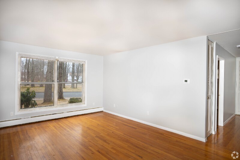 Building Photo - 14 Revere Dr