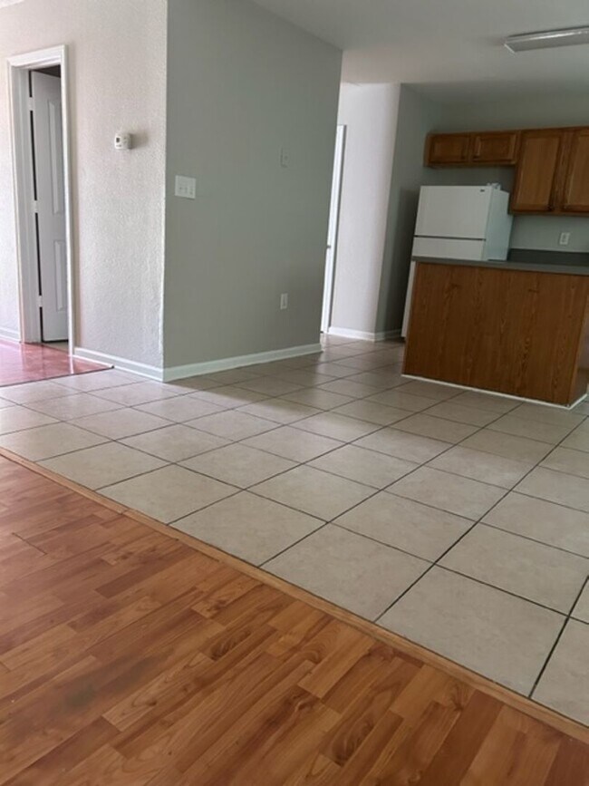 Building Photo - Stunning 4 Bedroom Home in Coulwood East Community