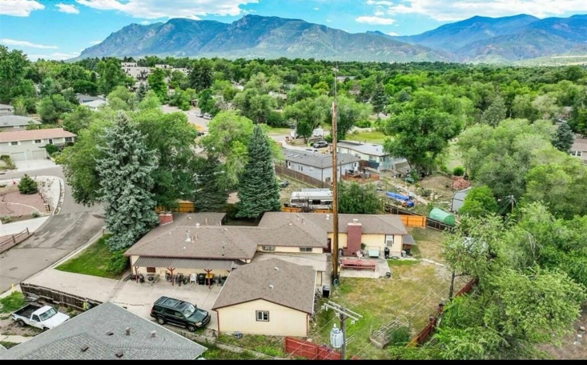 Building Photo - 18 Mount Washington Dr