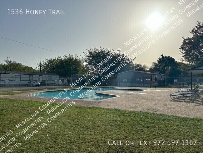 Building Photo - 1536 Honey Trail