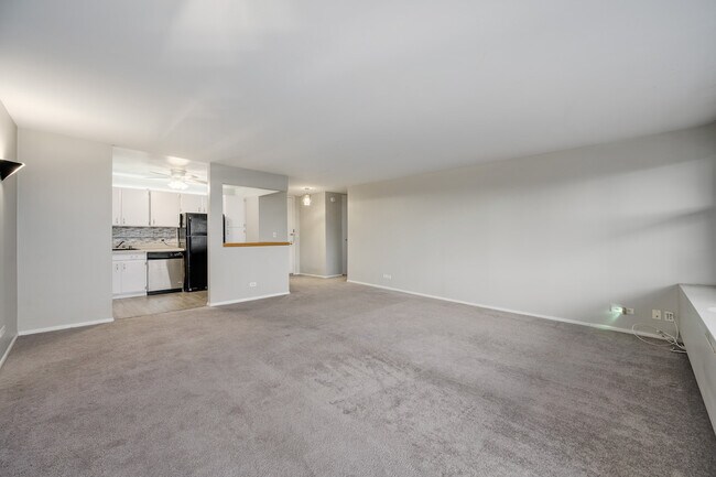Building Photo - 400 E Randolph St