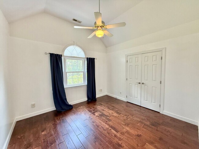 Building Photo - Luxurious 5BD, 4.5BA North Raleigh Home wi...