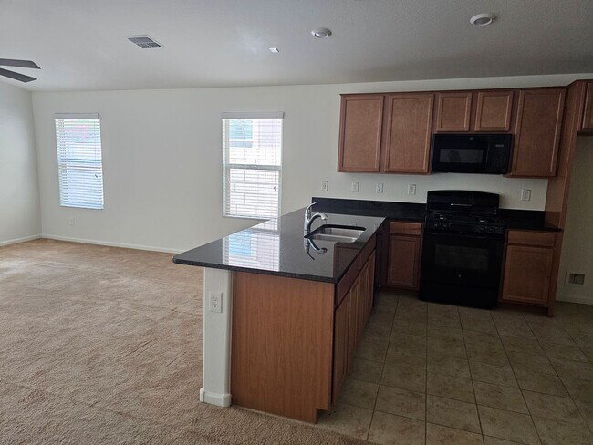 Building Photo - lovely 3bd 2 bth home
