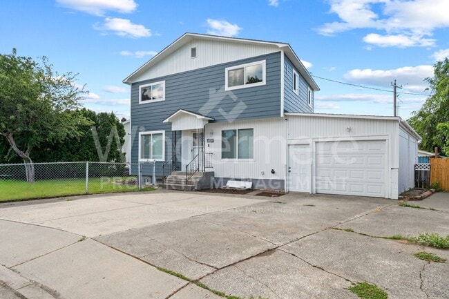 Building Photo - Beautiful 3-Bedroom Home - EV Charger - Pet Friendly