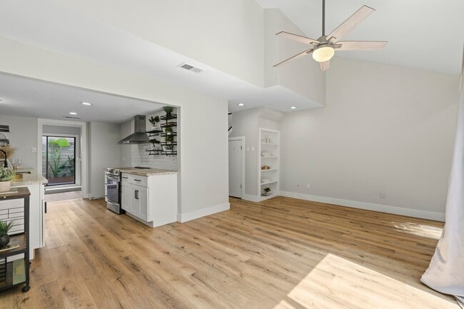 Building Photo - 1063 Country Pl Dr
