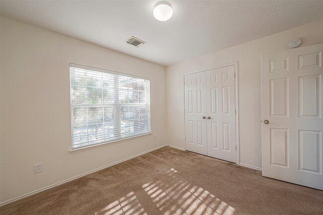 Building Photo - 17210 Double Lilly Dr