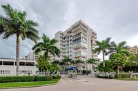 Building Photo - 609 Ocean Dr
