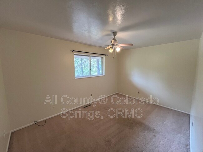 Building Photo - 15080 Deby Dr