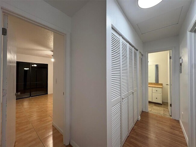 Building Photo - 1724 Foxhall Cir